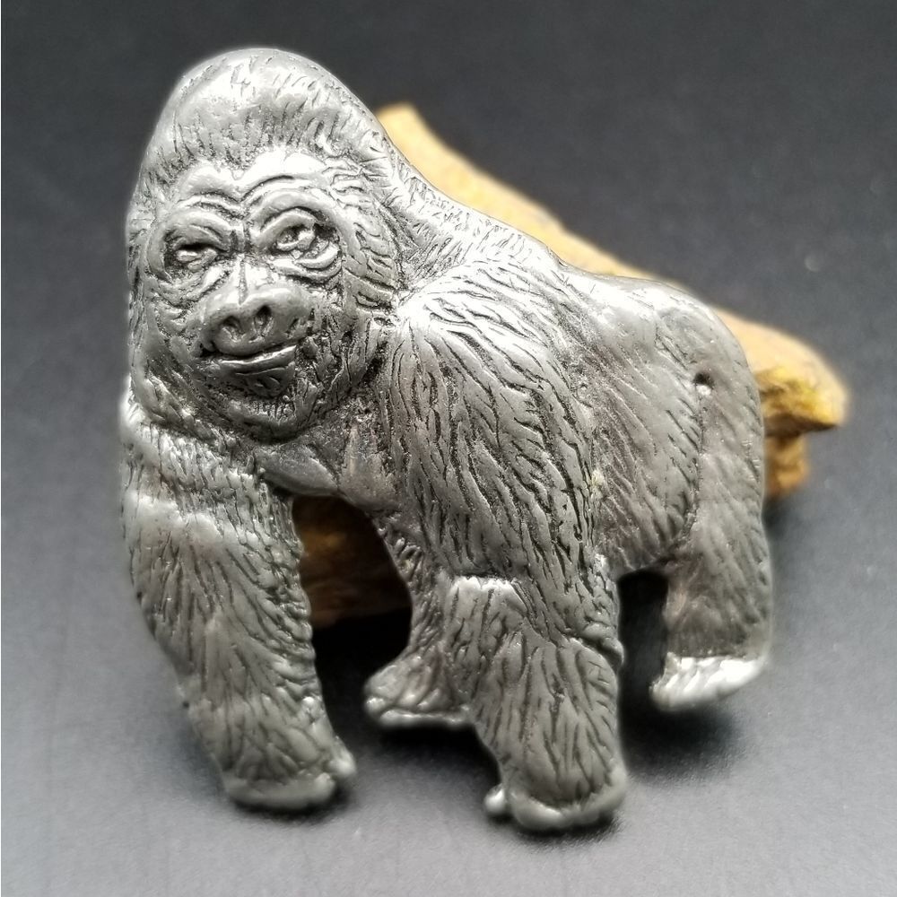 Silver gorilla necklace pendant. P127